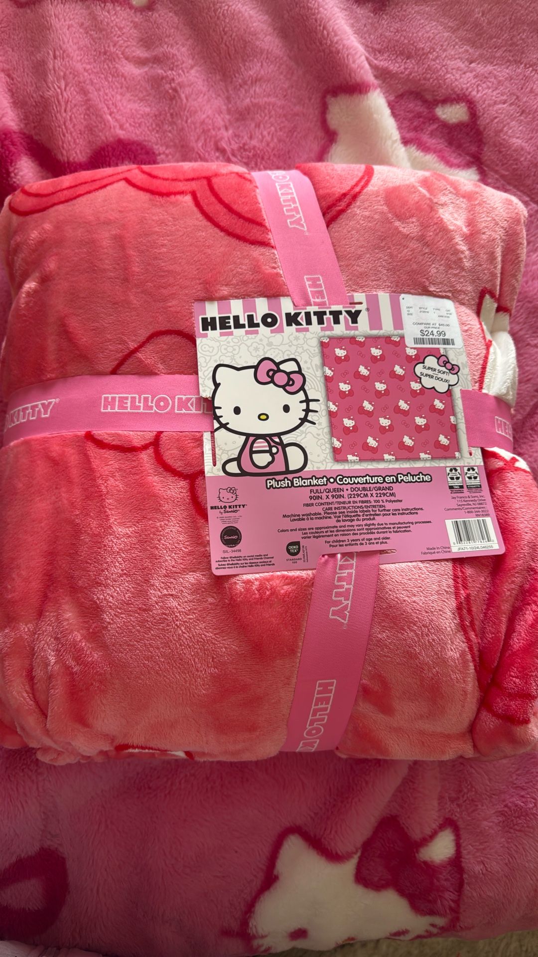 Hello Kitty Queen Bow Blanket