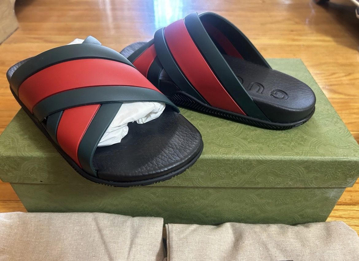 Gucci Rubber Slides Brand New / Comes With Box