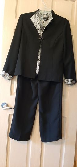 Ladies 3 piece Black Suit Set size 10 P