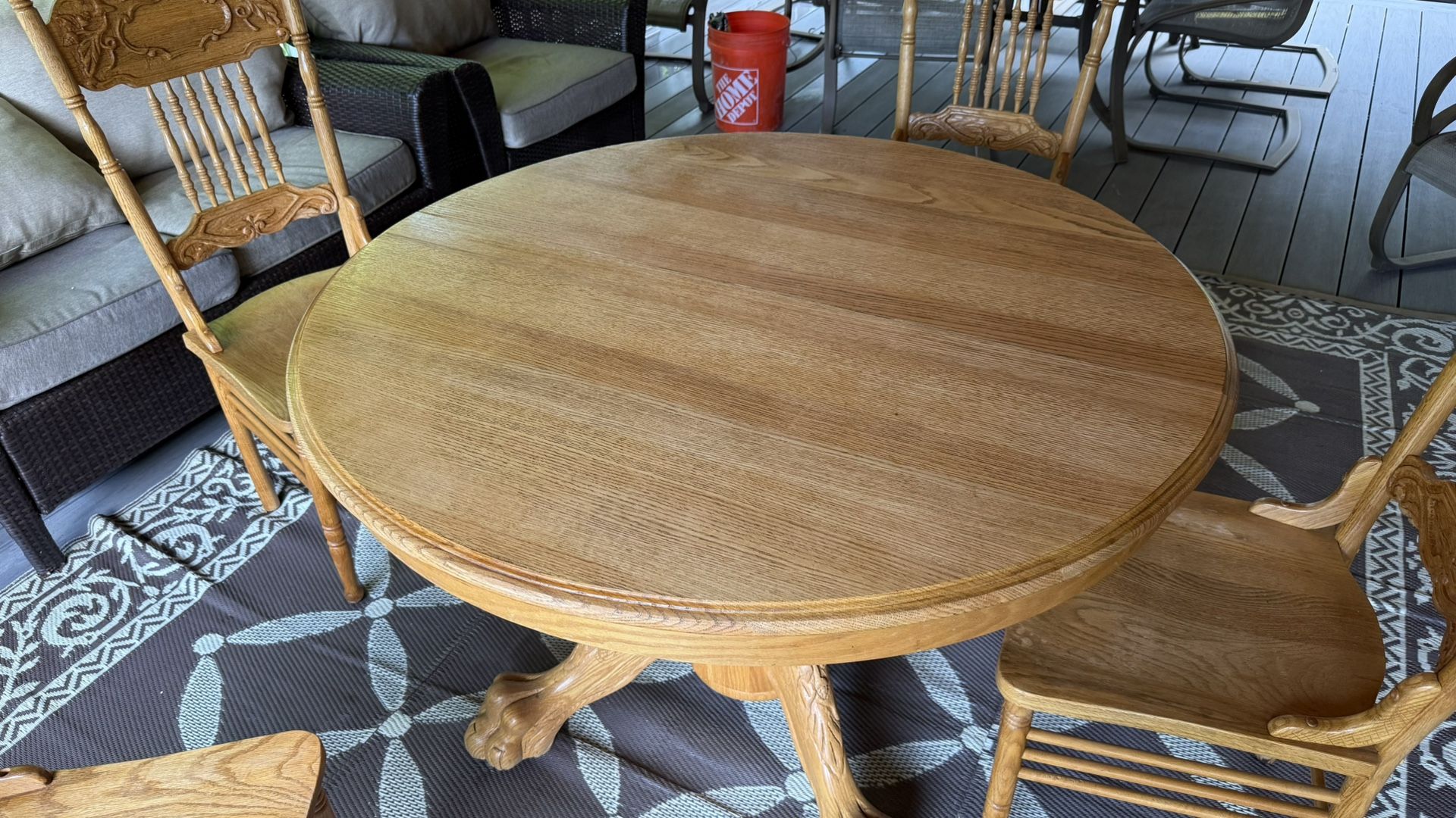 Solid Oak Dinning Table - Expandable