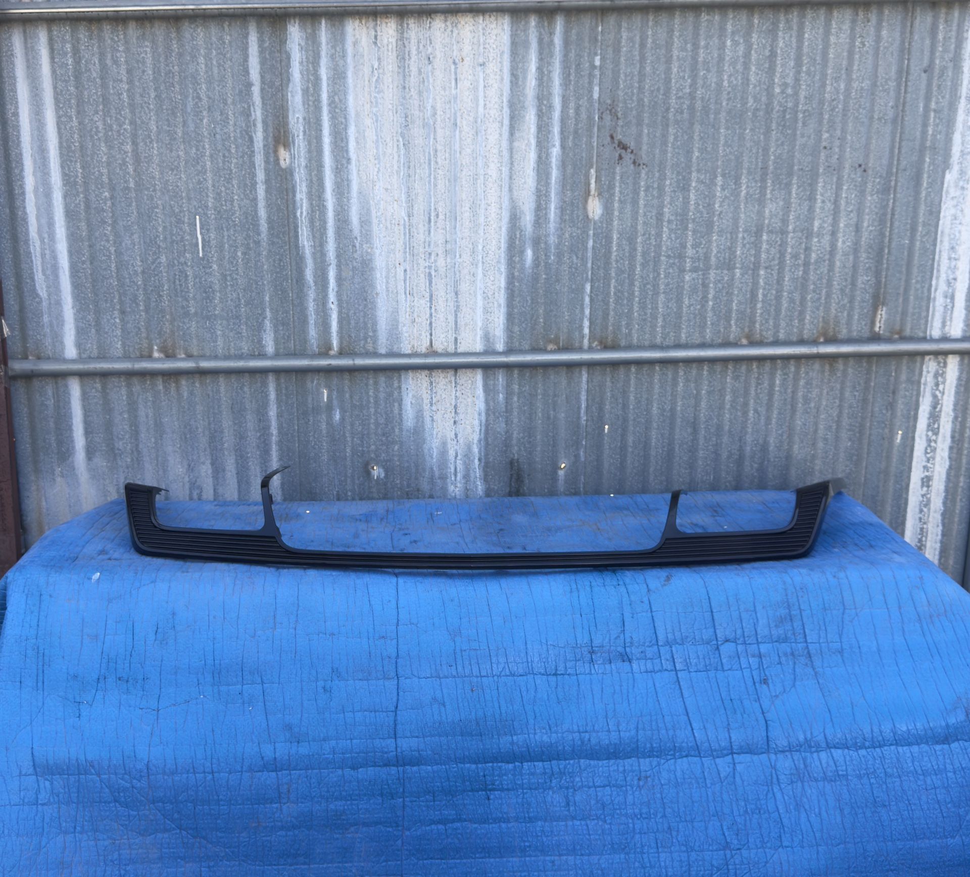 2020 2021 2022 2023 2024 2025 Cadillac XT6 Rear Bumper Lower Exhaust Valance Black OEM