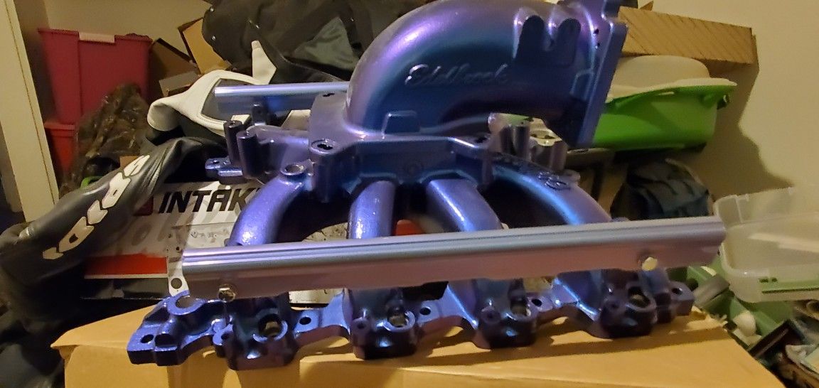 Edelbrock Victor Jr Intake Manifold For 2v Mustang