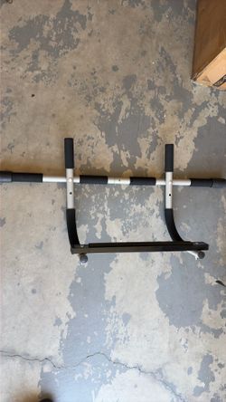 Push up and pull up bar