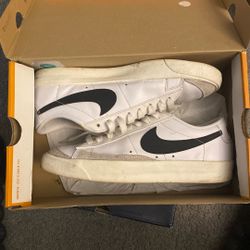 Nike Blazer Low 77