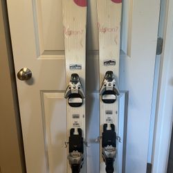 Like New Rossignol Saffron 7 Skis with Salomon Bindings & Rossignol White Poles 