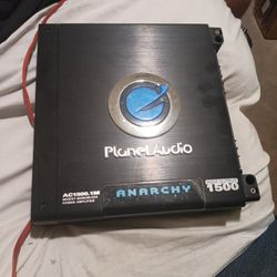 Planet Audio  Amplifier 