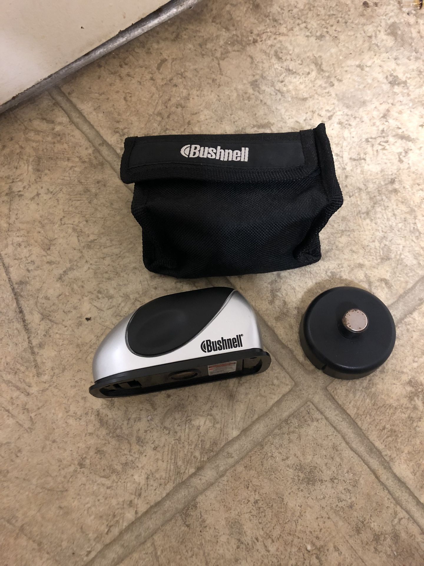 Bushnell laser level with case