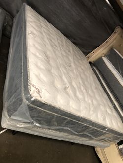QUEEN MATTRESS
