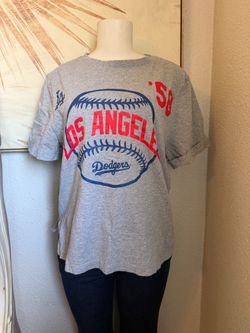 Women’s dodgers xs t-shirt oversized