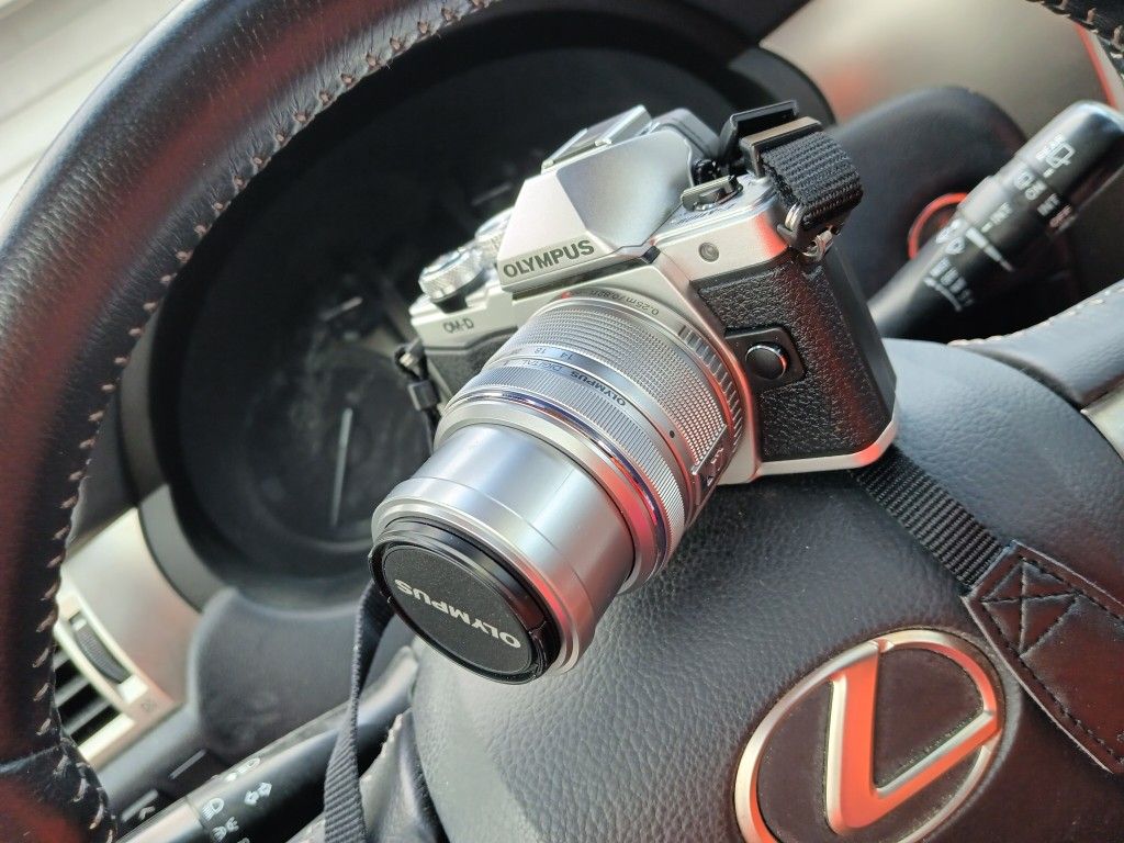 OLYMPUS E-M10 II(CAMERA)