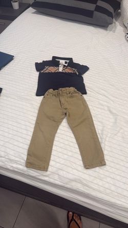 Burberry t shirt,pants