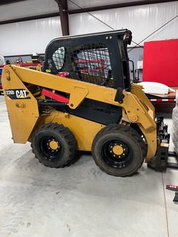 2017 CAT 226D Skidsteer