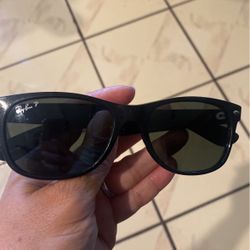 Ray Ban New Wayfarer Sunglasses Used Good Condition