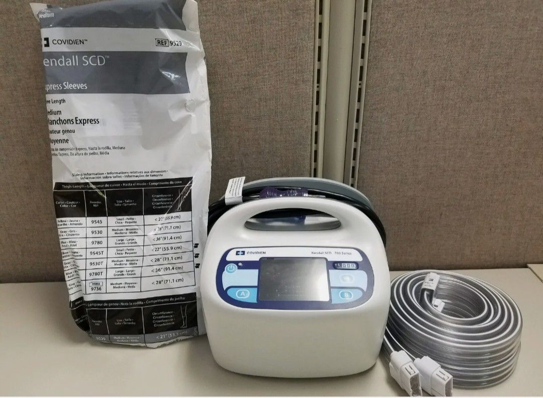 Kendall Covidien SCD 700 Compression System w/ Tubing & Sleeves
