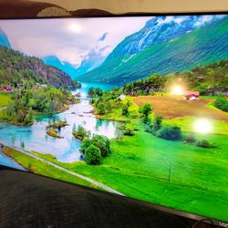 43" Vizio chromcast smart tv streaming apps 4k great condition.  Exellent quality pic no legs it was Mounted 