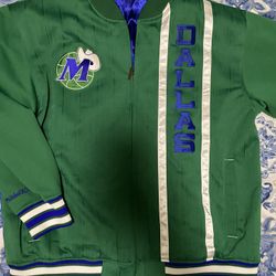 Dallas mavs track jacket used xl