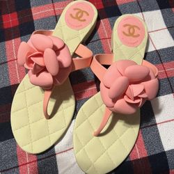 CHANEL Pink Rubber Camellia Flower Thong Sandals