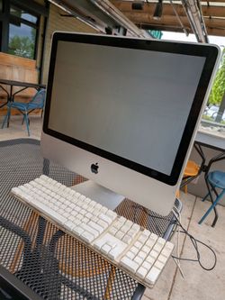 iMac desktop computer with keyboard