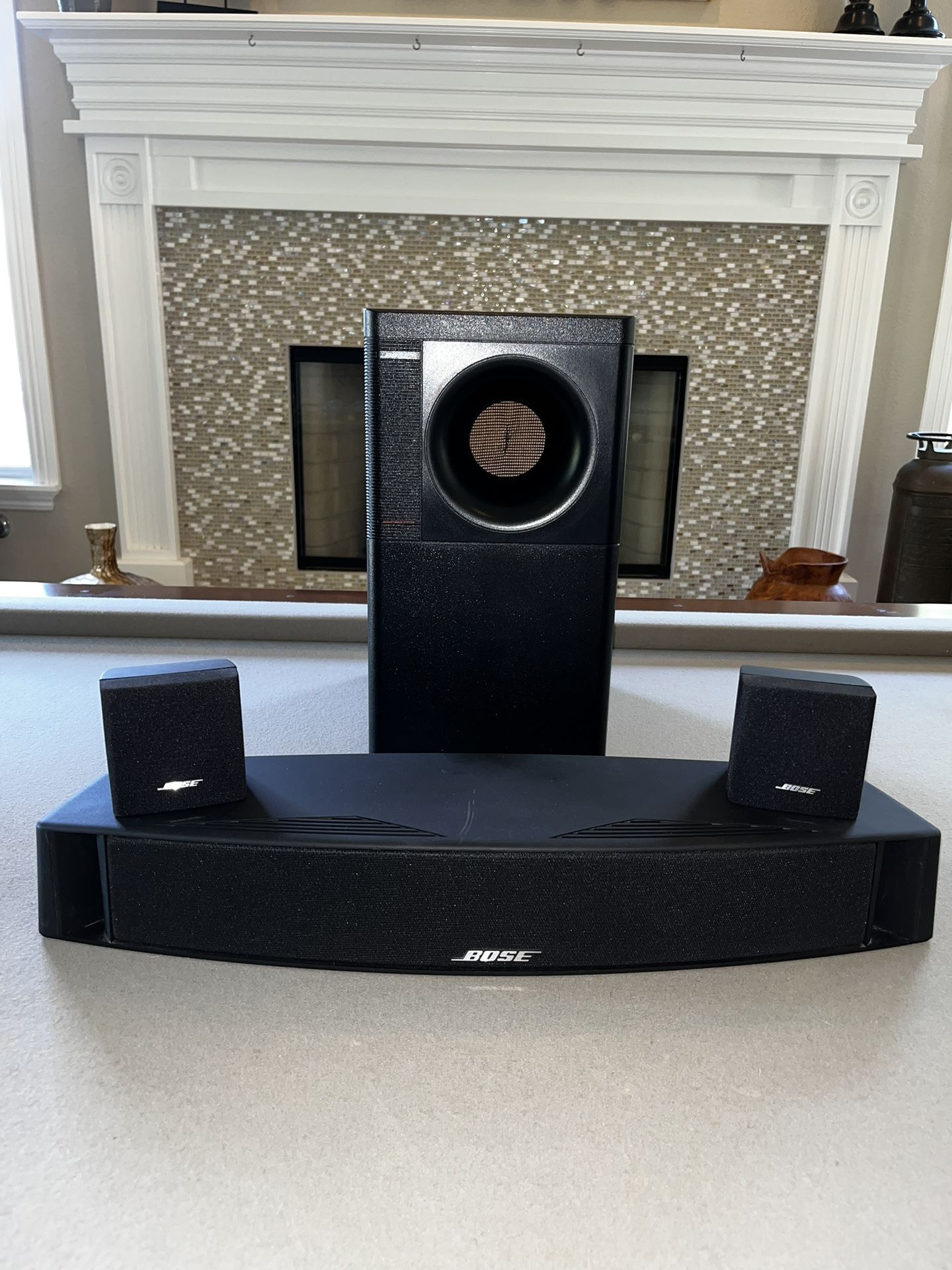 Bose Acoustimass 3 Speakers PLUS Bose VCS-10 Center Channel Speaker