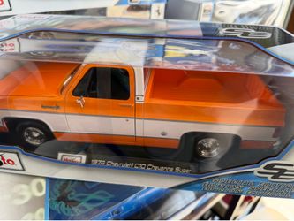 Toy Chevy c10 truck 1/18