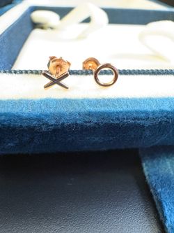 10k X O small earrings