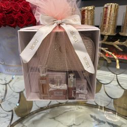 Dior eau de parfum set 💕 FIRM PRICE NO TRADES BRAND NEW ! 
