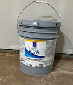 5 gallons Interior Paint. Alabaster color. Flat