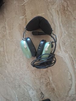 DAVID  CLARK  H10-13.4