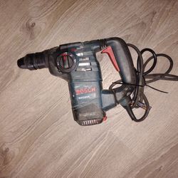 Bosch Rotary Hammer With Assorted Bits 
