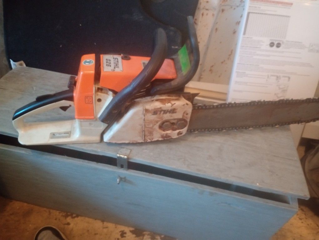 Stihl Chainsaw 026 Excellent Working Condition W/Tool Box Extra Chains Oil Etc.