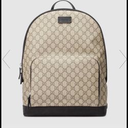 Gucci Supreme Backpack (medium size)
