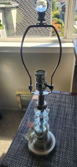 Lamp base