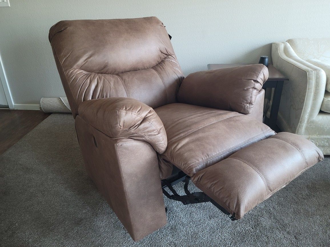 Ashley Boxberg Power Recliner