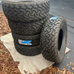 BRAND NEW  TIRES 315/70R17 A/T