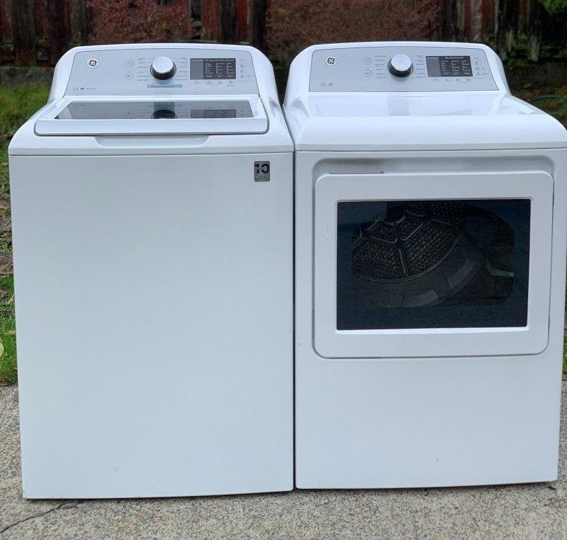 GE WASHER AND DRYER SET.