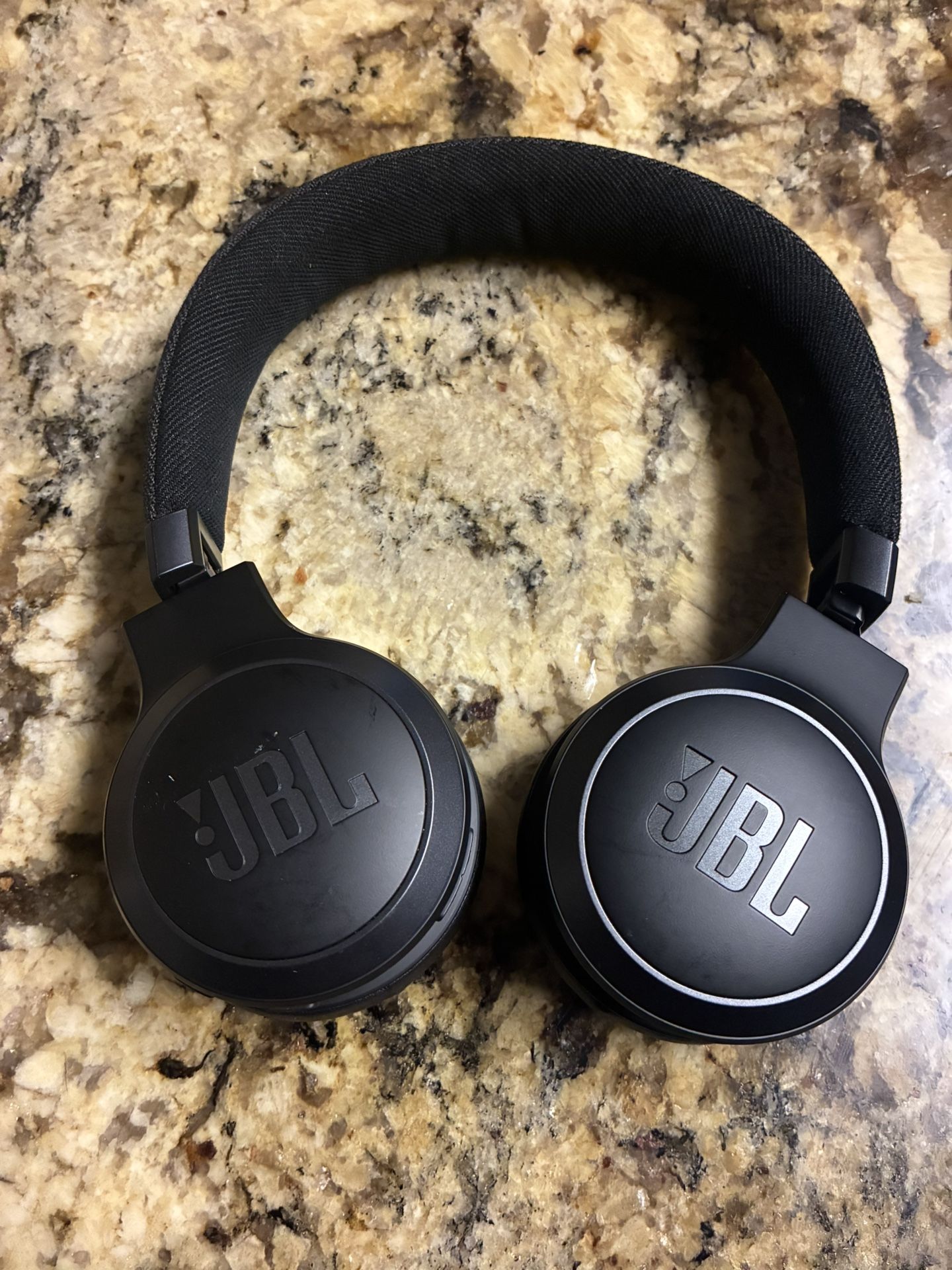 JBL Live 675NC Wireless Headphones – Active Noise Cancelling