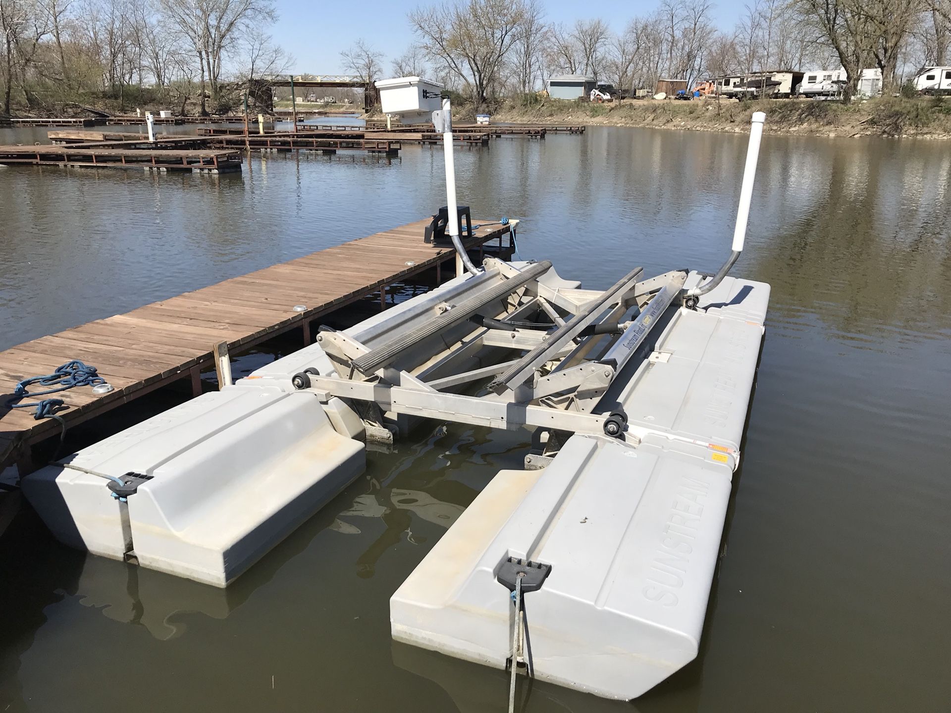 Sunstream Floatlift FL6012 Boat Lift SOLD PENDING PICK UP