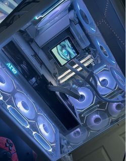 High-end gaming pc looking for trades or offers hmu