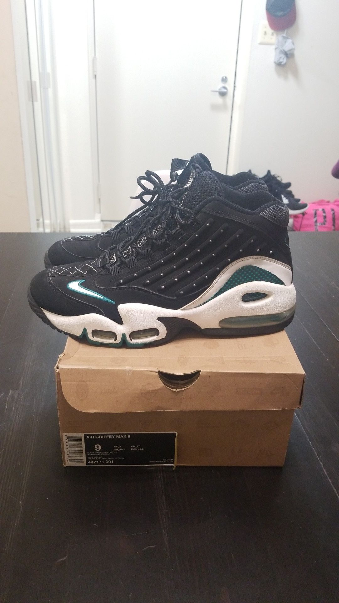 Nike air griffey 2 retro from 2010 size 9