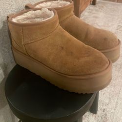 UGG Classic mini Platform Size 10