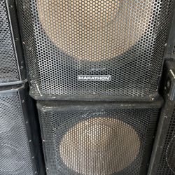 Mackie Speaker 