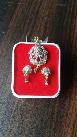 Earings pendant set