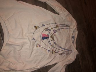 Girls size 6 long sleeves