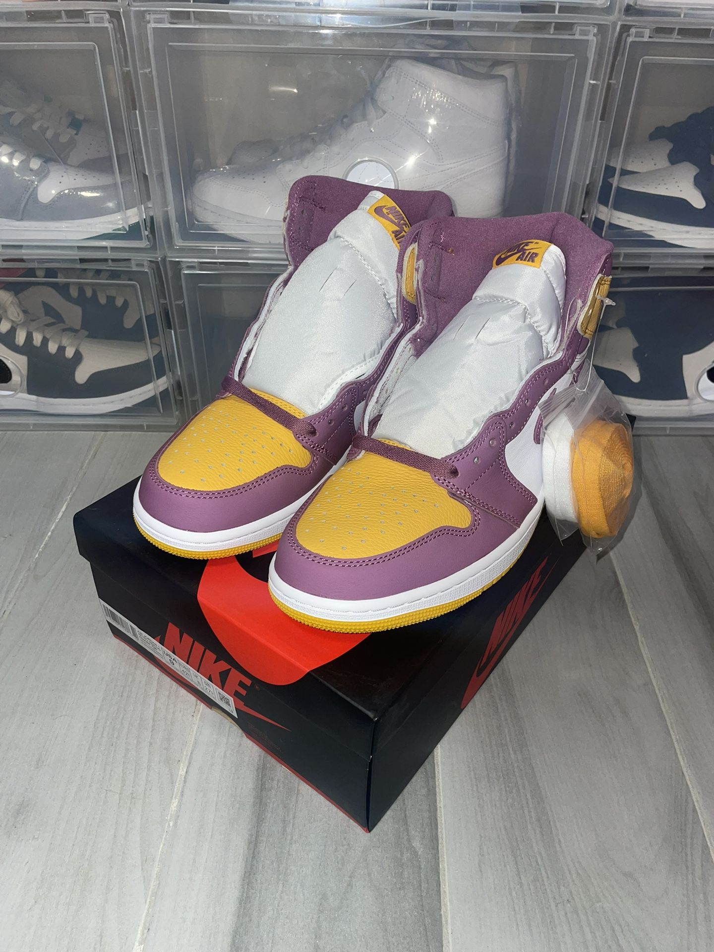 Jordan 1 Retro High OG Brotherhood - Size:9 M