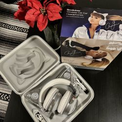 Ariana Grande Limited Edition Bluetooth Headphones