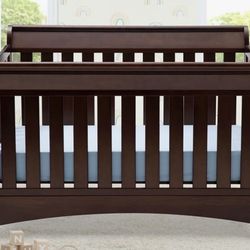 Bentley 'S' Series 4-in-1 Convertible Crib and mattress 