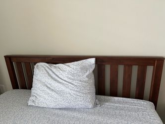 Wood bed frame, size Queen