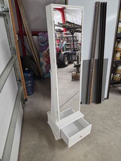 Jewelry armoire