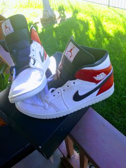 Air jordan 1 gym red (used) (size 11) selling for 155 or u can give me a price