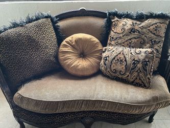 Loveseat by rachilling